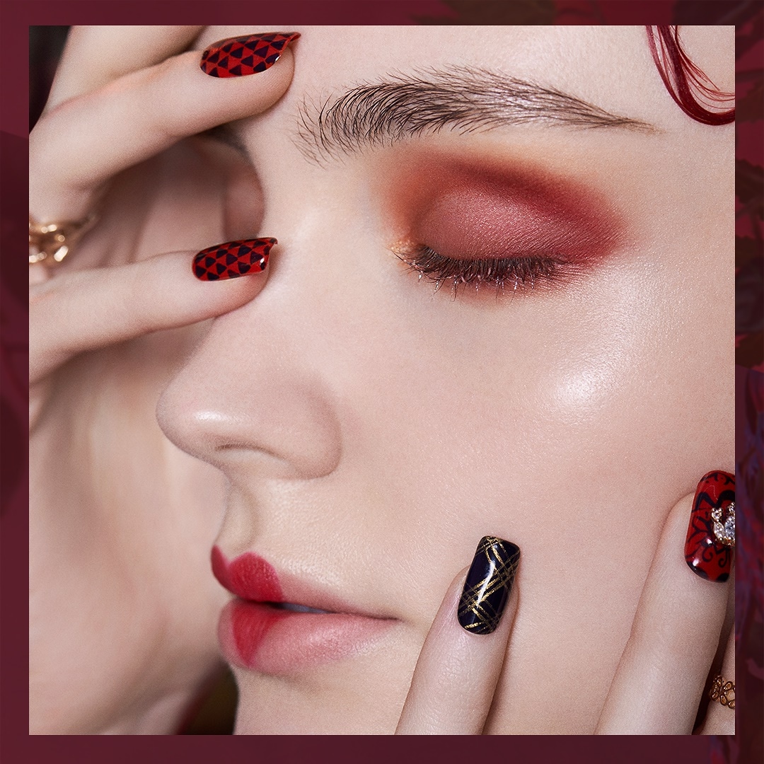 Qoo10 ２色セット Zeeseaズーシー ｘ大英博物館 アリスドリームランド シリーズ １２色アイシャドウパレット 新発売