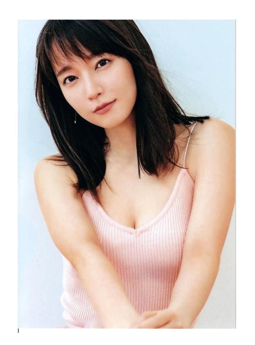 Amazon.co.jp: 吉岡里帆 L伴20枚 今ならおまけ : おもちゃ