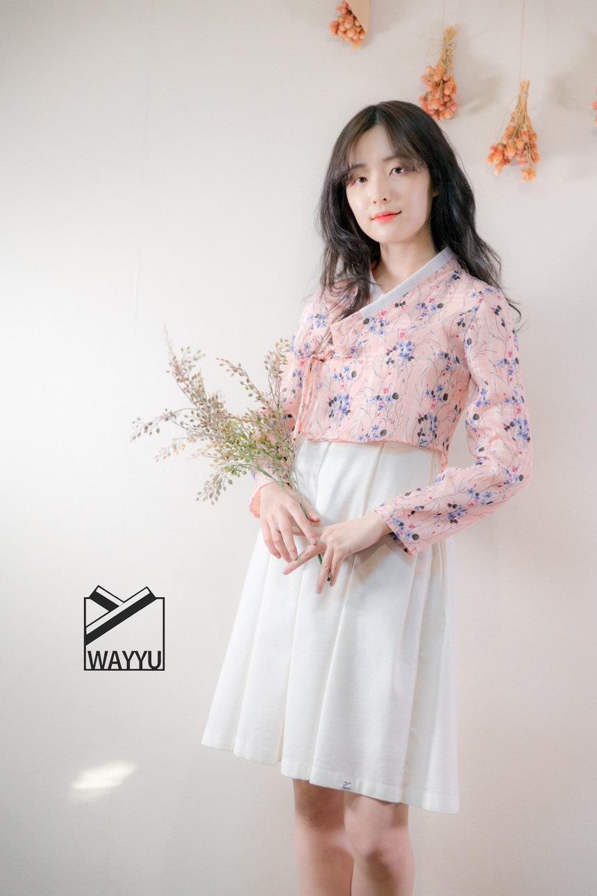 Qoo10 韓服生活韓服スカート White ワンピース カジュアルスカート 白 ホワイト 袖なしワンピース 韓服 にもカジュアルにも多様に活用可能