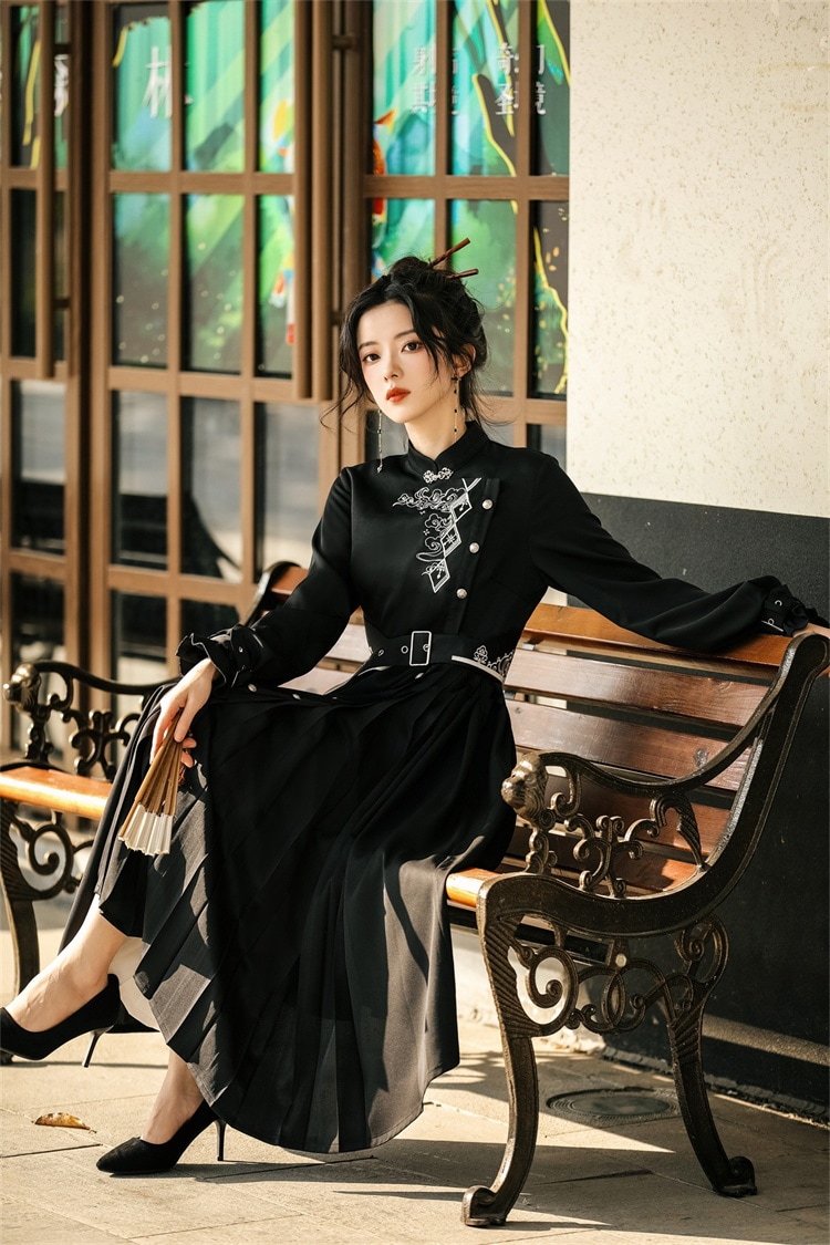 星柄 黒 長袖 ロングワンピース ベルト付き 星柄 黒 長袖 ロングワンピース ベルト付き ワンピース レディース 40