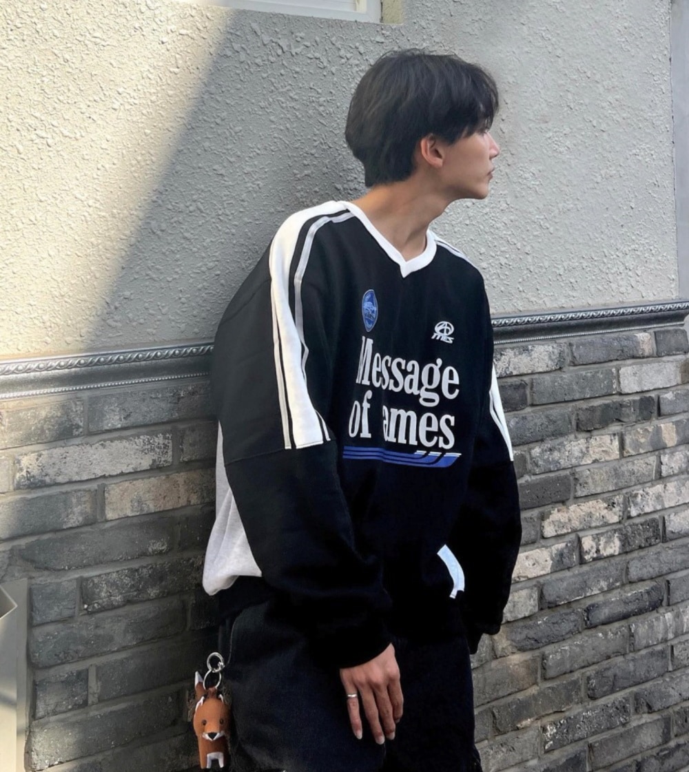 ames worldwide スウェット ジョンハン着用 AMES-WORLDWIDE【SEVENTEEN ジョンハン 着用】V NECK SWEATSHIRT