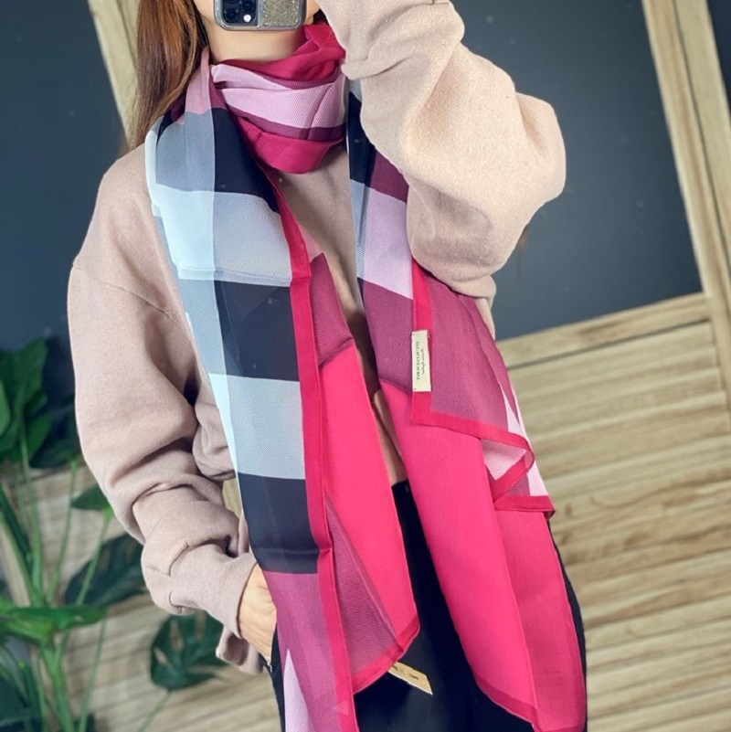 【関税&送料込】Burberry Cotton Cape With Traditional Check Classics for Children | Burberry®️ Official