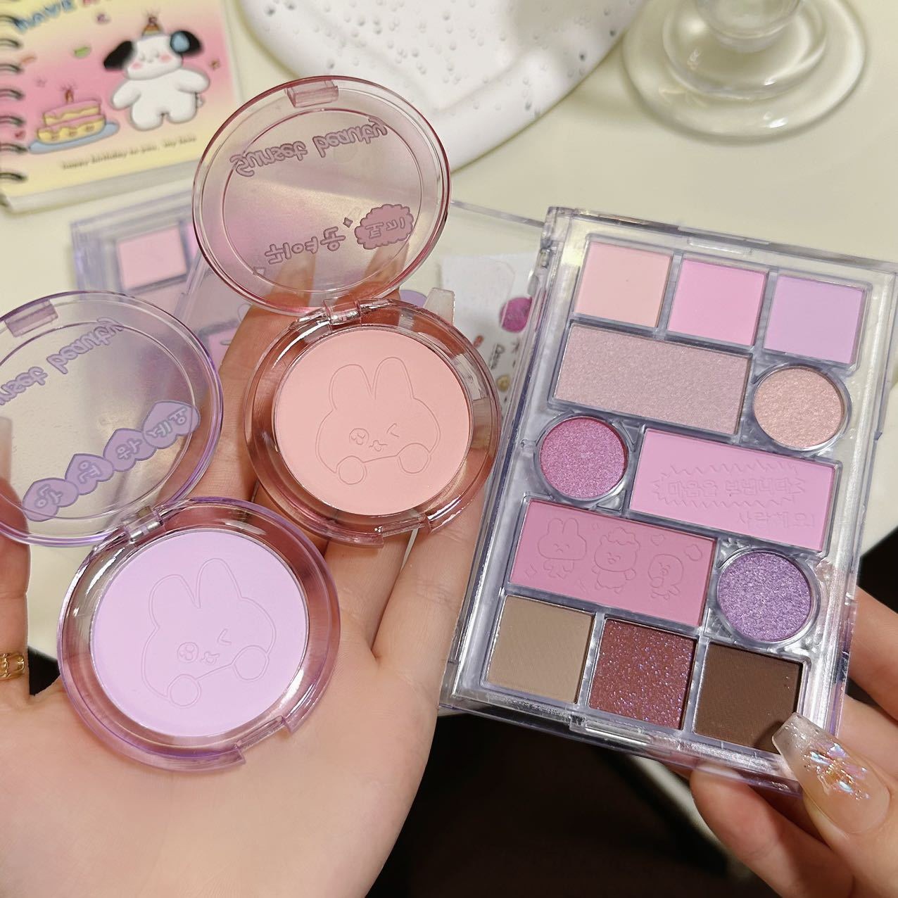 (最終値下げ/ほぼ未使用)大量‼️コスメまとめ売り♥アイシャドウ♥チーク♥グロス Qoo10] 【アイシャドウ チーク セット】suns